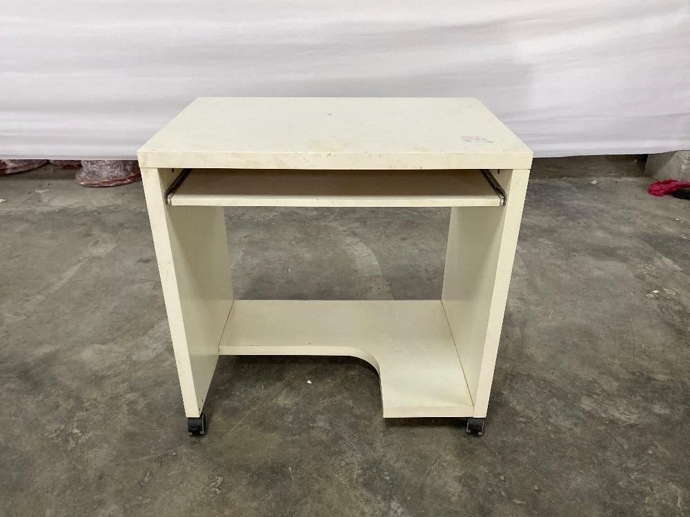 Wooden Computer Table with Keyboard Tray & Wheel / Meja Komputer Kayu ...