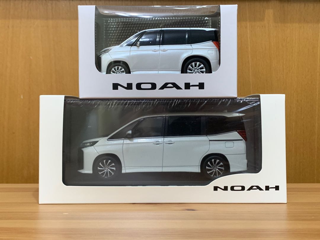 1/30 Toyota Noah 90系原廠模型車珍珠白070, 興趣及遊戲, 玩具& 遊戲類 ...