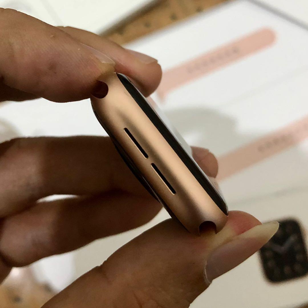 Apple Watch series SE 40mm, Fesyen Wanita, Jam Tangan di Carousell