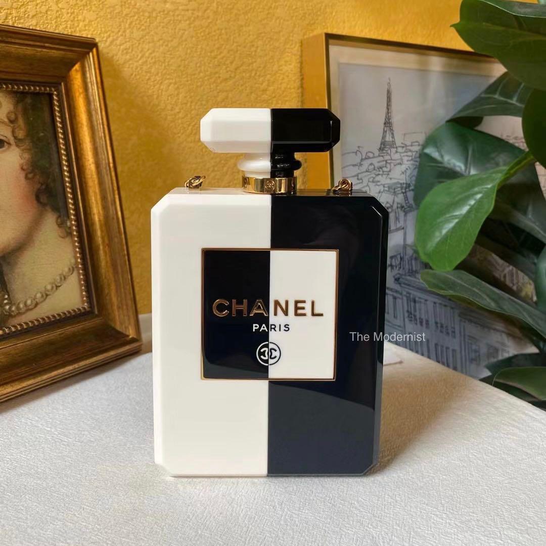CHANEL N ° 5 No 5 100th Anniversary Tote Bag White × Black Novelty 2021  Perfume