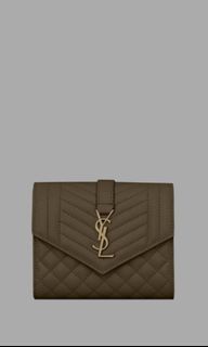 (Category: ) located in . Submitted by iridescentskies (Listing ID 1162901626, Image 1). Description: .