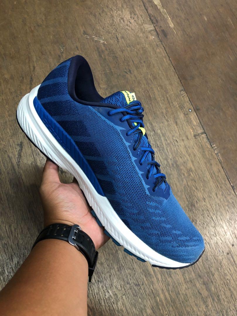 Brooks ravenna shop 10 mens white