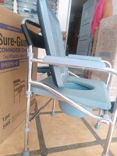Commode chair with foam wo wheels