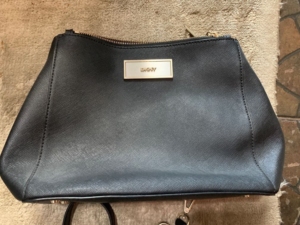 Donna Karan leather feed bag – OMNIA