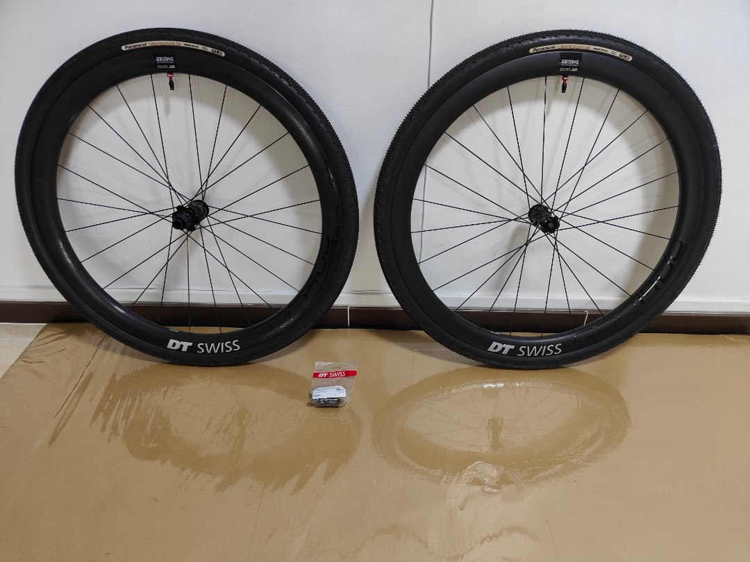 DT Swiss GRC 1400 Spline Carbon 42 Wheelset with tyres cushcore