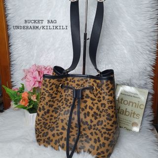 (Category: ) located in . Submitted by PrelovelyStore (Listing ID 1162861191, Image 1). Description: .