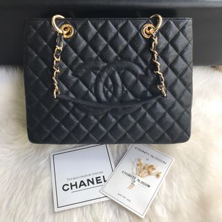 (Category: ) located in . Submitted by luxurbagonlineshop (Listing ID 1162808313, Image 1). Description: .