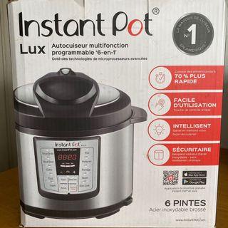 Instant Pot Lux 6-in-1 Multi-Use Programmable Pressure Cooker