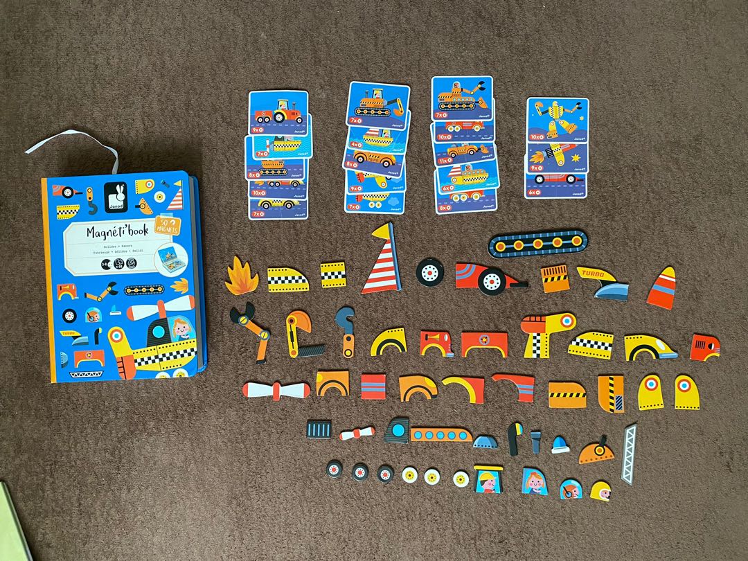 Janod book (Racers) 磁貼書（賽車系列）, 興趣及遊戲, 玩具 & 遊戲類 Carousell