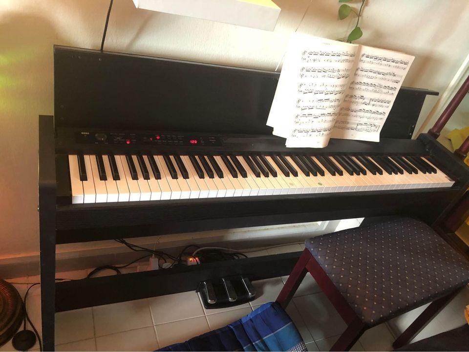 electric piano keyboard LP380, Hobbies & Toys, Music & Media