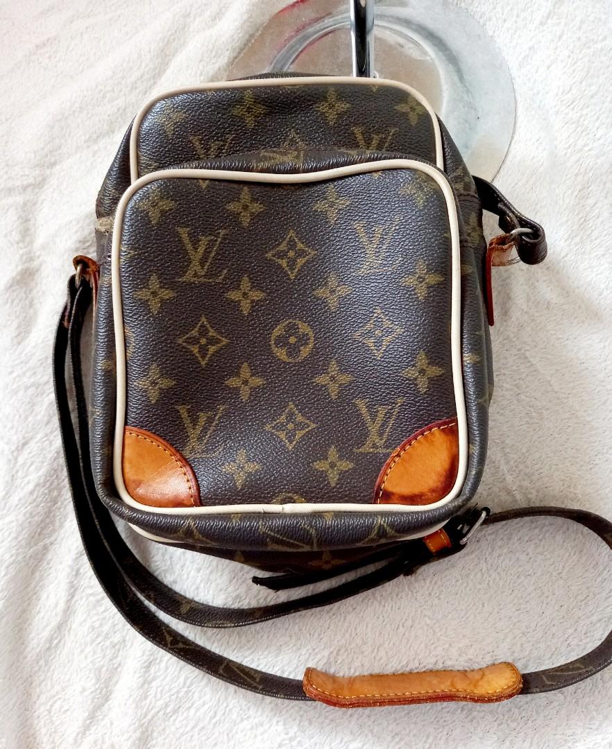 Louis Vuitton Amazon Crossbody (Category: Luxury Bags & Wallets) located in Cainta. Submitted by zen_it_all (Listing ID 1162925230, Image 3). Description: preloved ukay korean source plus sf flaw: honey patina, see last 2 pics and signs of usage.