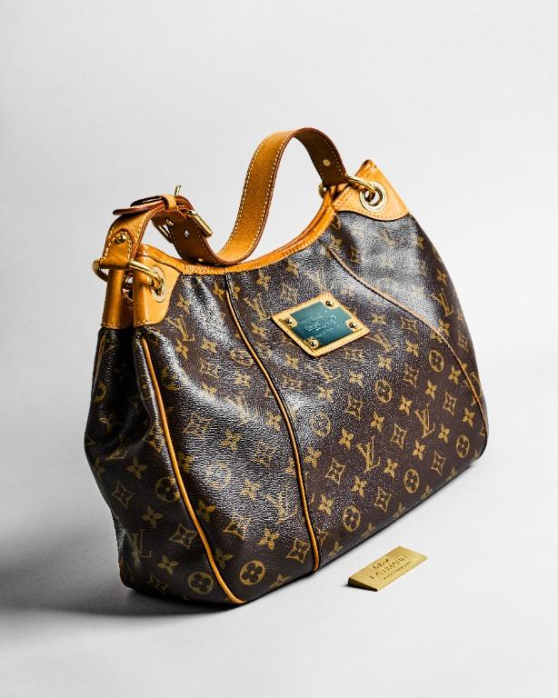 Louis Vuitton LV Galliera PM Monogram Shoulder Bag, Luxury, Bags & Wallets  on Carousell