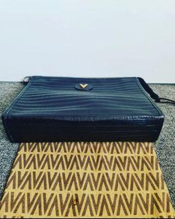 Mario Valentino Clutch
