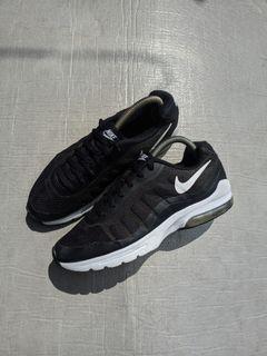 nike Internasionalist, Fesyen Pria, Sepatu , Sneakers di Carousell