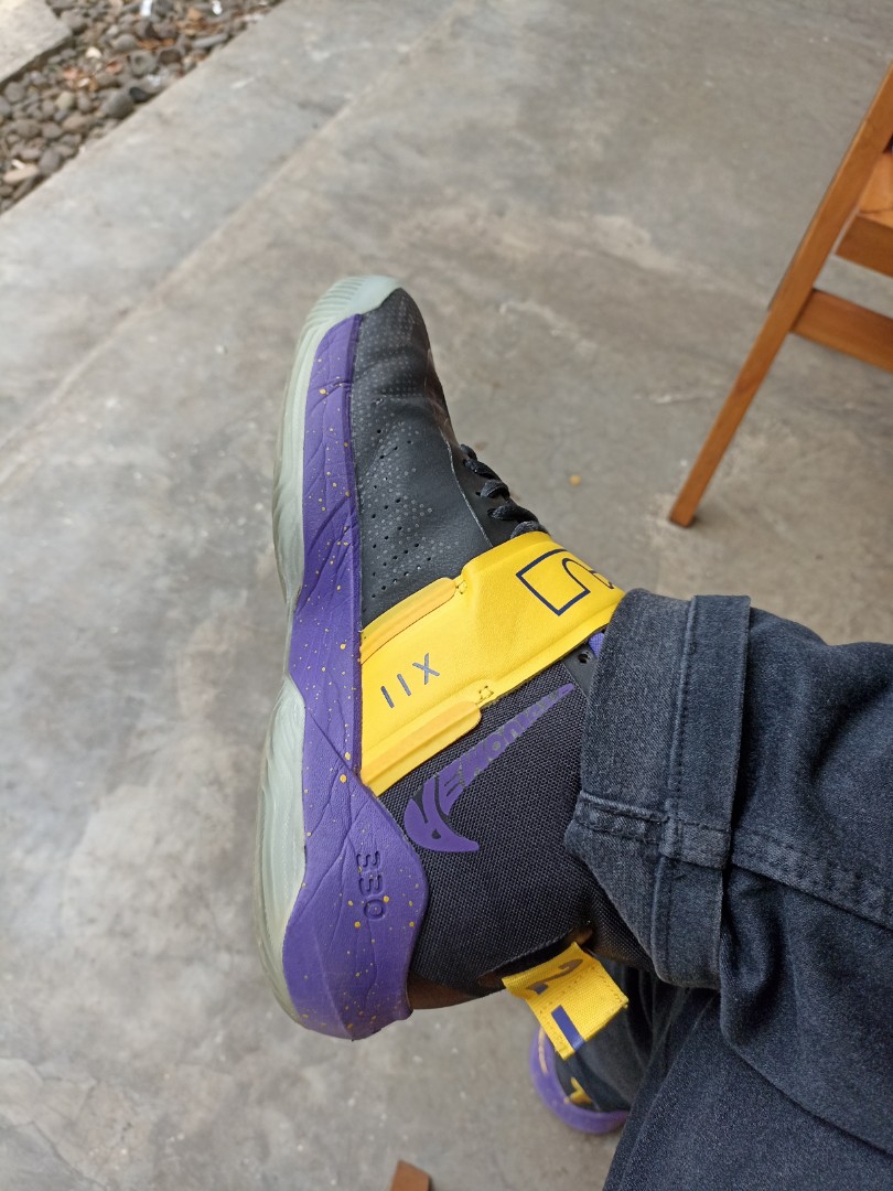 Lebron clearance 12 lakers