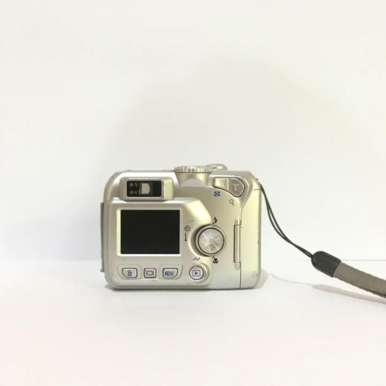 Nikon Coolpix 2100 Digital Camera, Photography, Cameras on Carousell