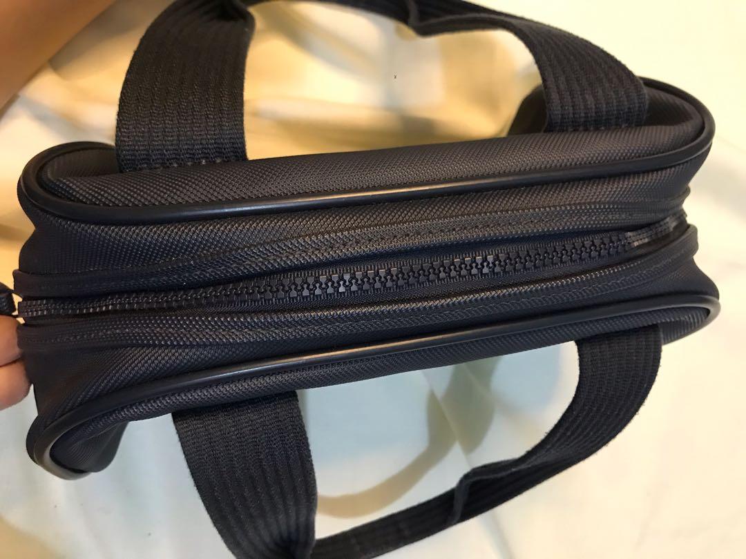 ORIGINAL LACOSTE DOCTOR BAG, Women's Fashion, Bags & Wallets, Shoulder