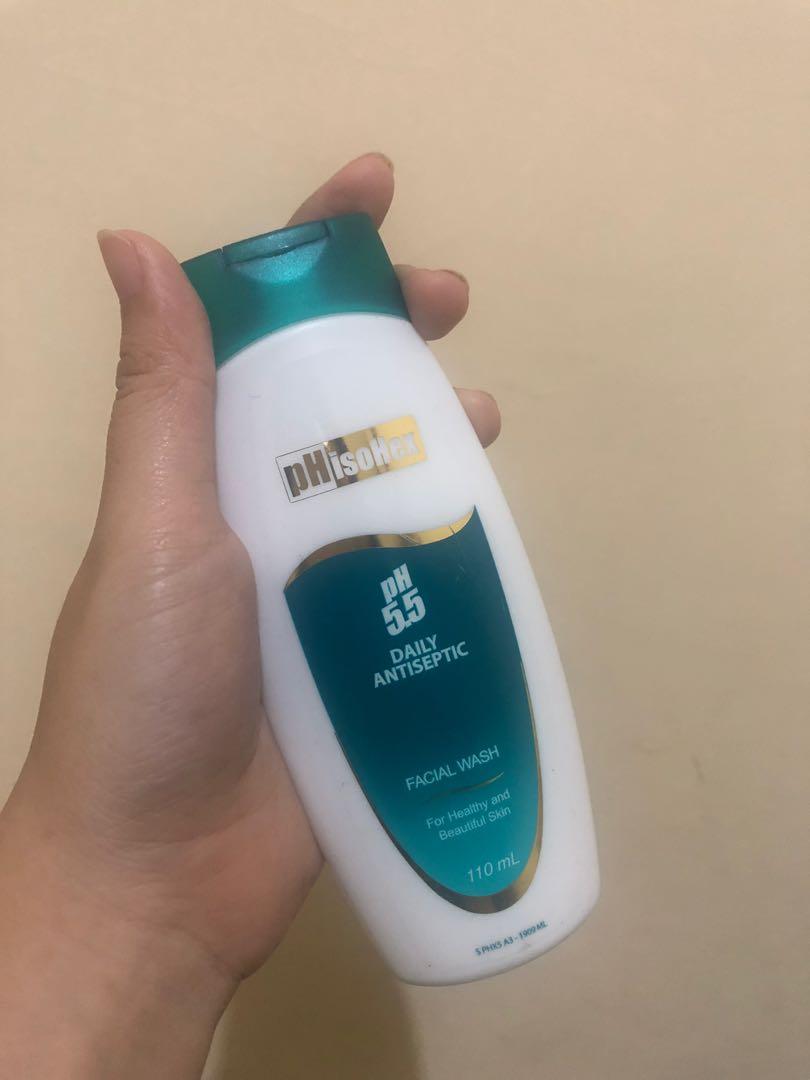 Phisohex facial wash