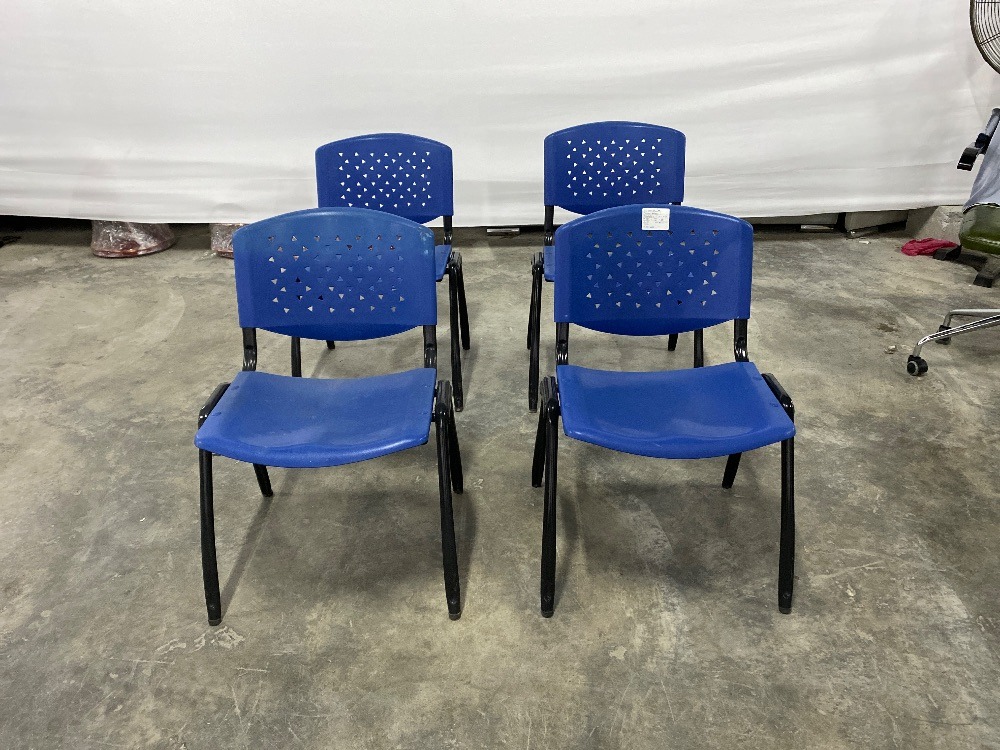 Plastic Office Chair Blue Colour / Kerusi Pejabat Plastik Warna Biru