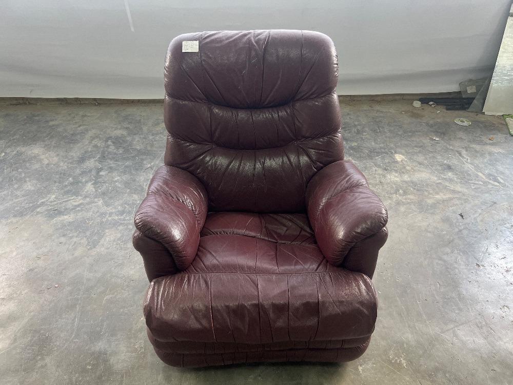 Rubelli leather hot sale recliner