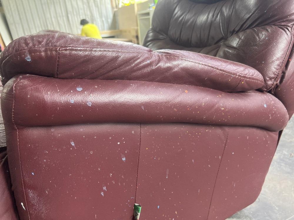 RUBELLI Single Seater Leather Recliner Sofa Red Colour RUBELLI Single Seater Kulit Sofa Kursi Warna Merah