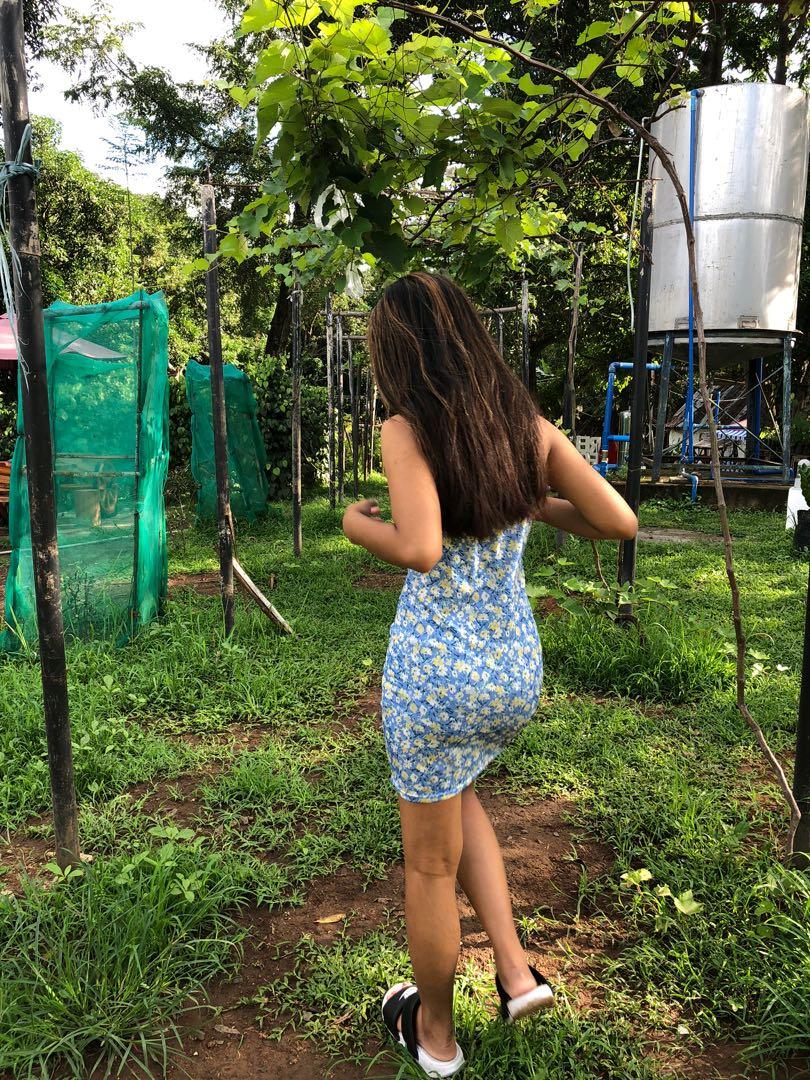 SHEIN DRESS SUMMER FLOWER FLORAL (Category: Dresses) located in Mandaluyong City. Submitted by shiee (Listing ID 1162806830, Image 2). Description: with shein pouch xs-m.