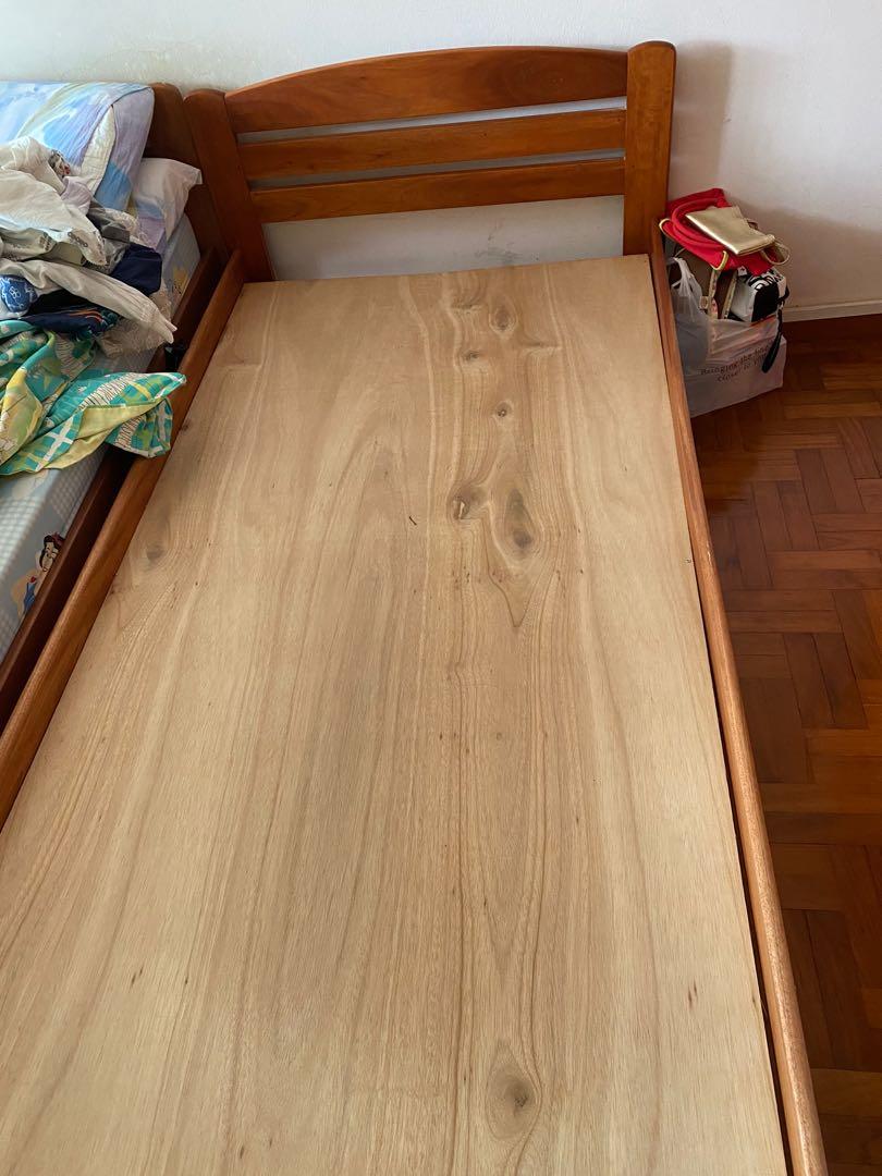 Single bedframe (Category: Bed Frames & Mattresses) located in Singapore. Submitted by wanderwhereiam (Listing ID 1162829044, Image 2). Description: Wooden bedframe for single mattress. No mattress included. Please note that this cannot be dismantled. Arrange own transport as this is bulky and on 2nd storey of the house. Not for fussy buyers..