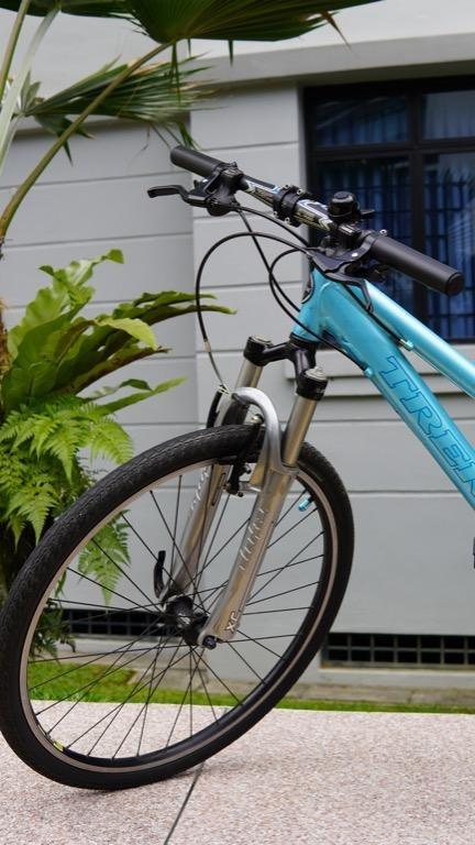 Trek 3700 womens on sale mountain bike