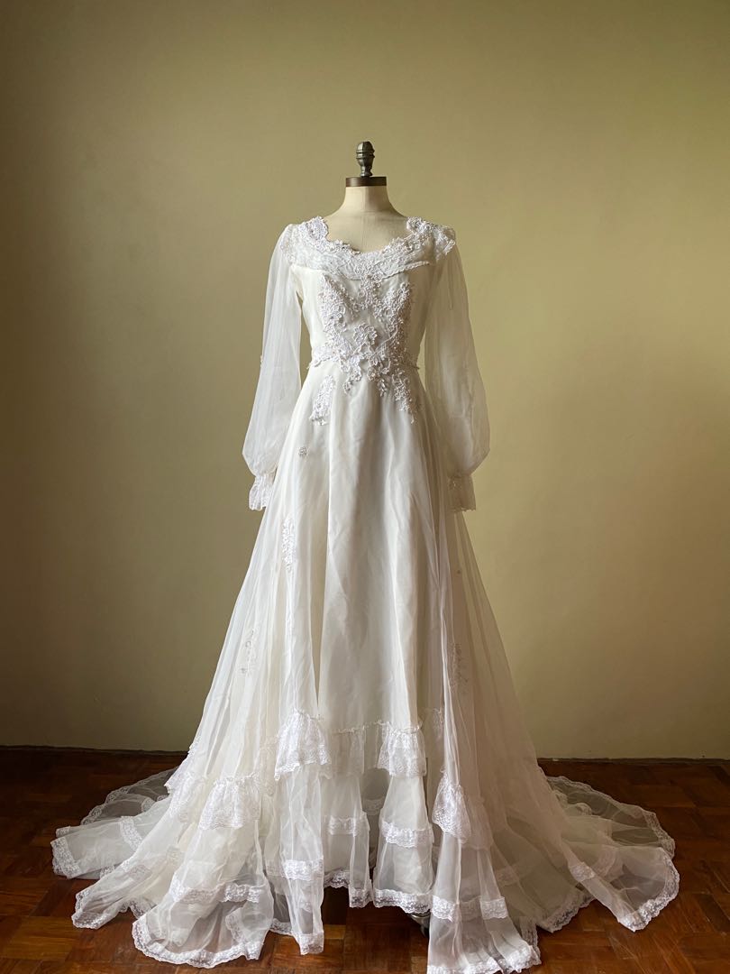 Vintage Lace Wedding Dress Gown with train, Women's Fashion, Dresses u0026  Sets, Evening dresses u0026 gowns on Carousell