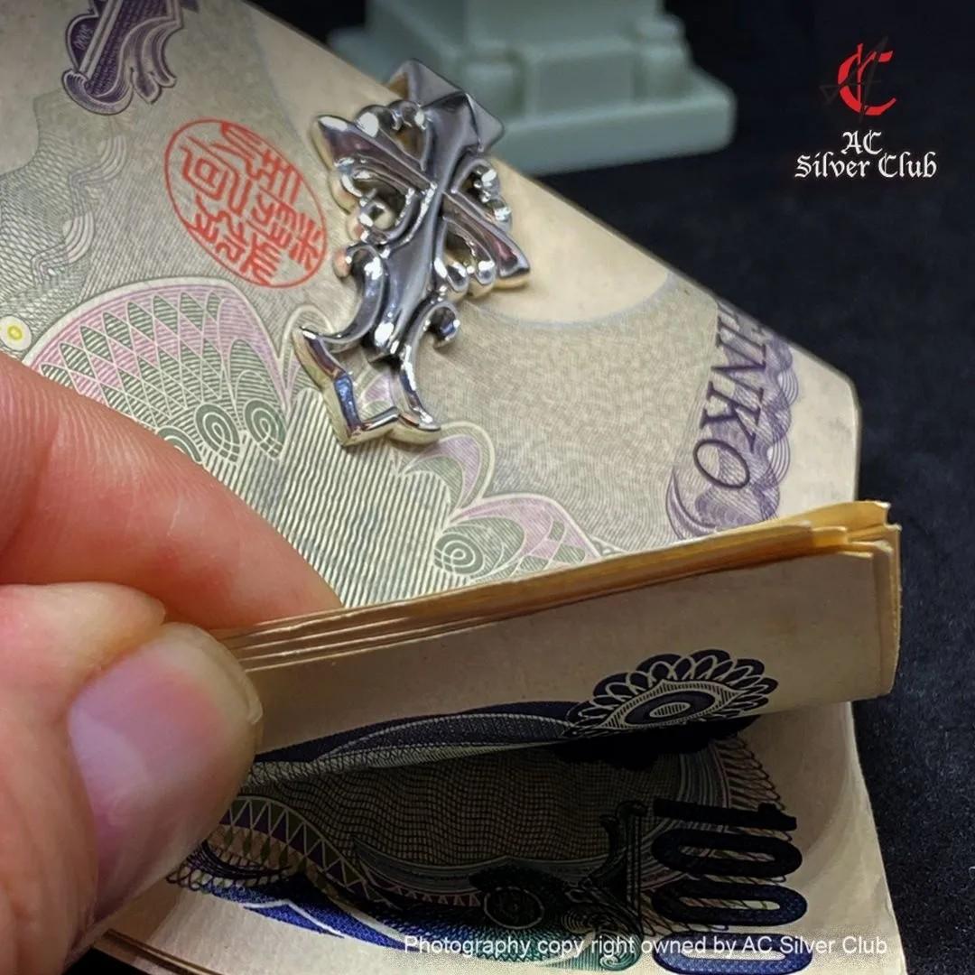 旺角門市日本925 純銀百合花章紋錢夾money clip poker, 男裝, 手錶及配件, 珠寶- Carousell