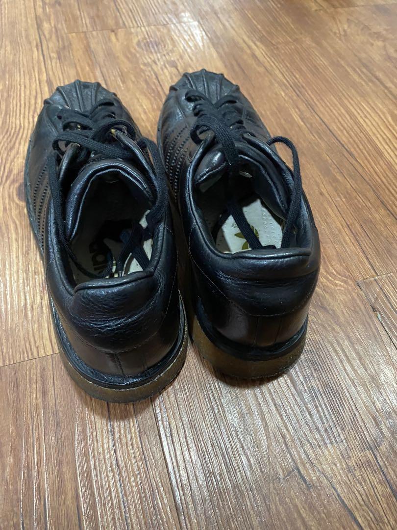 Shell toe on sale shoes sole