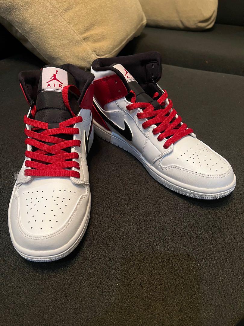 Air Jordan 1 mid Chicago GS, Fesyen Pria, Sepatu , Sneakers di Carousell