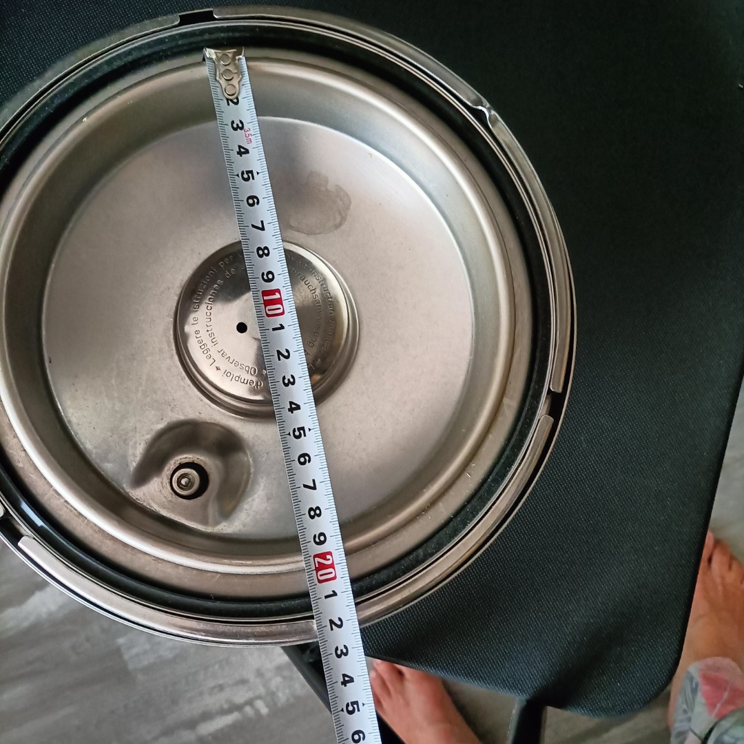 AMC pressure cooker cover, TV & Home Appliances, Kitchen Appliances