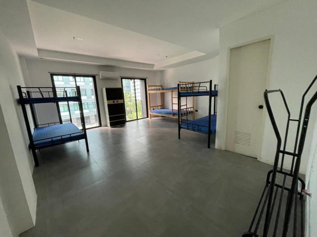 Apartment for rent in Makati (Category: Apartments & Condos) located in Makati City. Submitted by keilah.merealty (Listing ID 1162993618, Image 3). Description: Whole building for rent in Makati 28 rooms with balcony and toilet Semi furnished Bunk beds, heater and Aircon Washing machine each floor Rooftop.