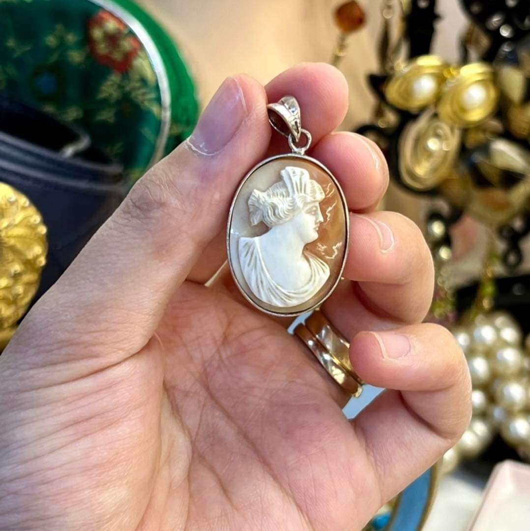 Authentic Cameo Pendant Women s Fashion Jewelry Organizers