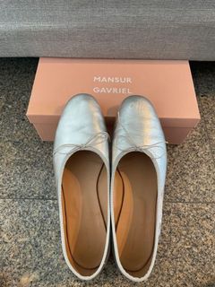 (Category: ) located in . Submitted by breakmyfashion (Listing ID 1163022172, Image 1). Description: .