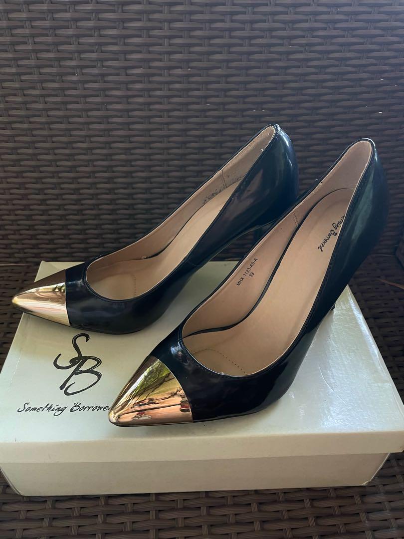 Gold discount tip heels