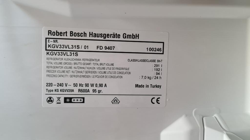 Bosch fridgefreezer 286L with reversible door hinge, TV & Home