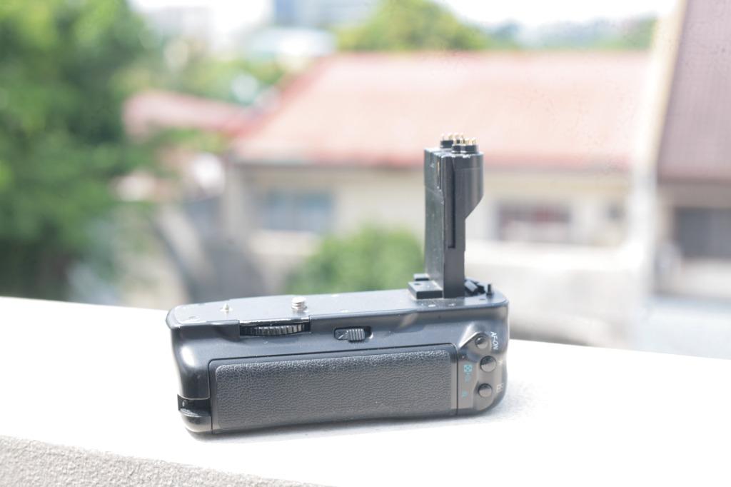 Canon EOS 5D MkII Battery Grip (Category: Cameras) located in Quezon City. Submitted by rainermaria (Listing ID 1162948335, Image 3). Description: Meike Grip for Canon 5D Mk II Used but working RFS: no longer have a 5DII. PhP 1,500 or best offer Diliman, QC.