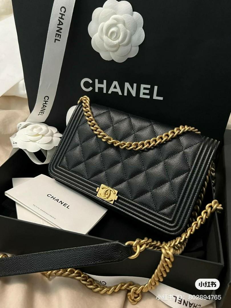 Chanel Black Aged Calfskin Reissue Small 225 2.55 Flap Bag GHW – Boutique  Patina