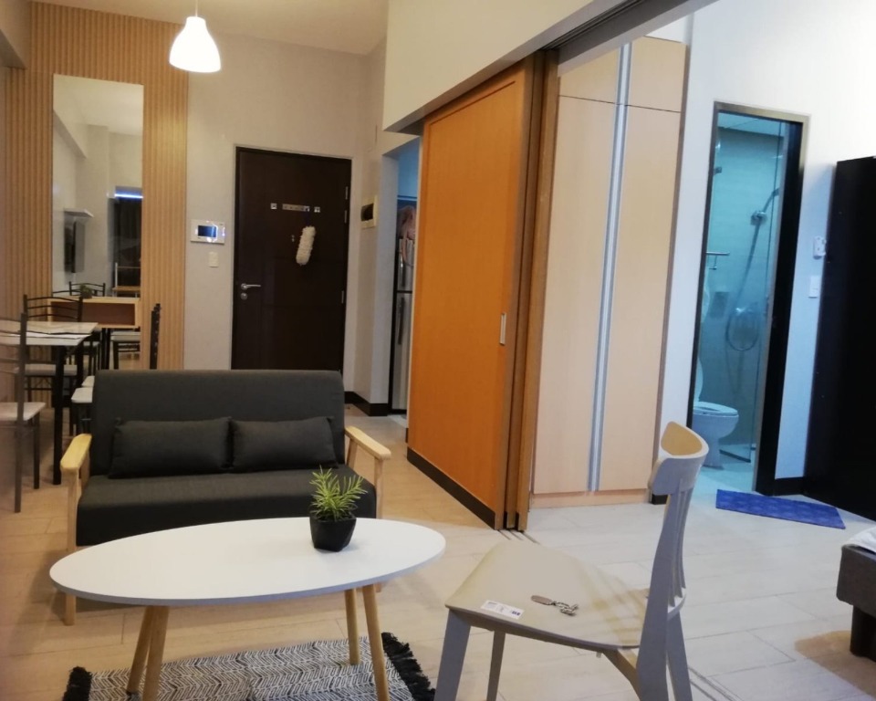 FOR LEASE Modern Fully Furnished Executive Studio in Greenbelt