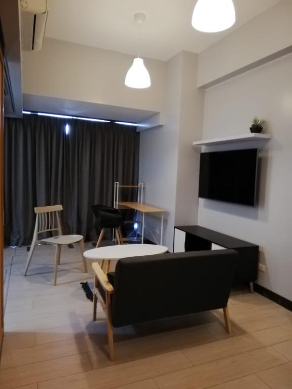 FOR LEASE Modern Fully Furnished Executive Studio in Greenbelt