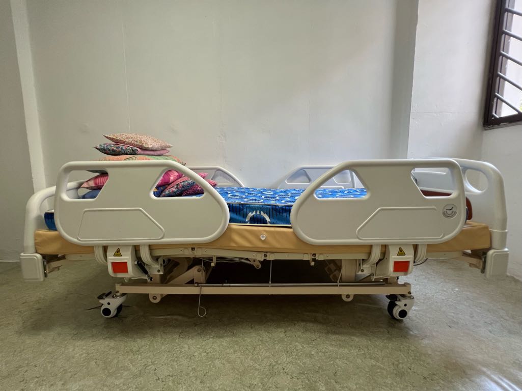 Hospital Bed, Furniture & Home Living, Furniture, Bed Frames