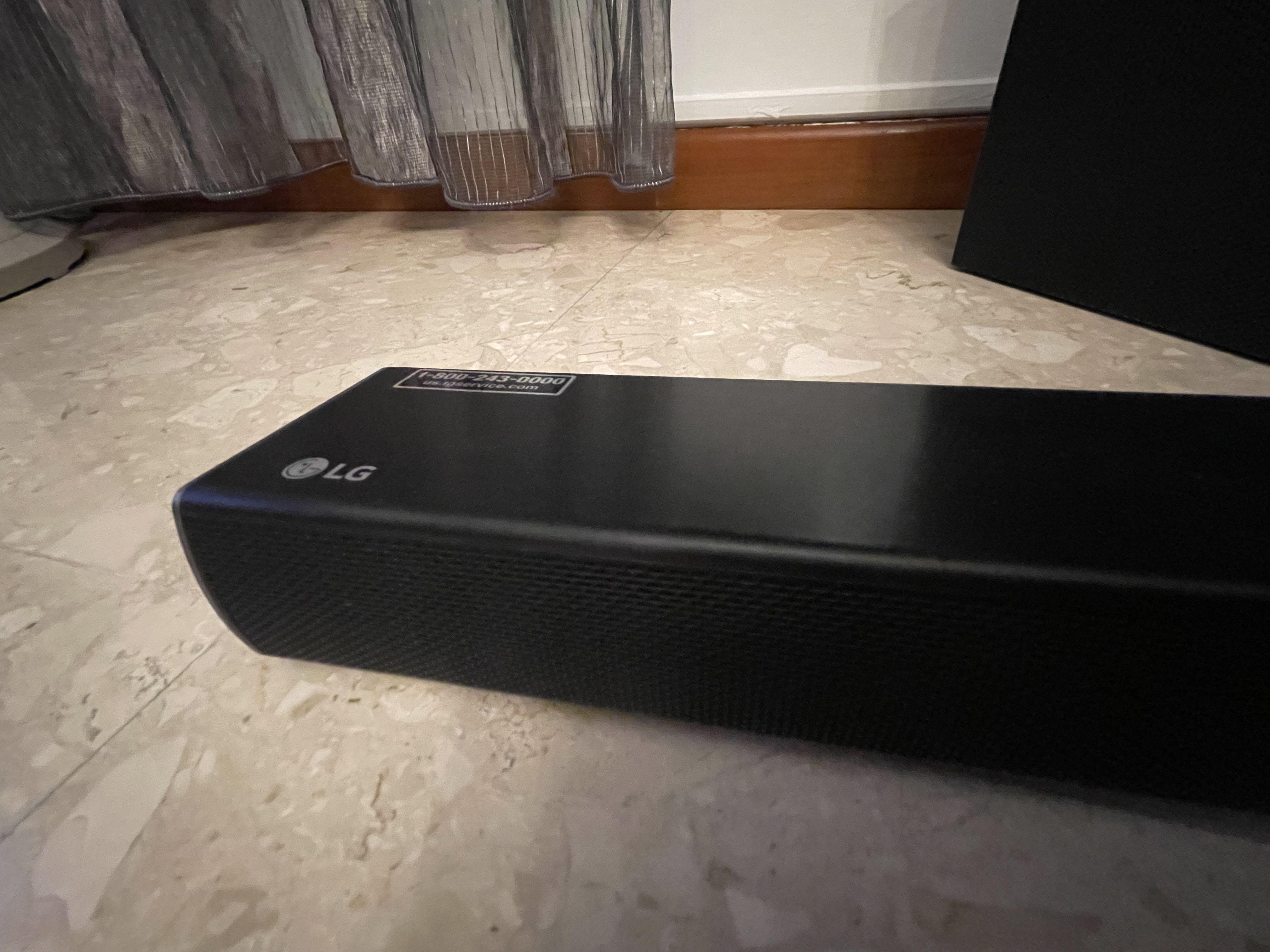 LG SH4 sound bar + sub woofer, Audio, Soundbars, Speakers & Amplifiers