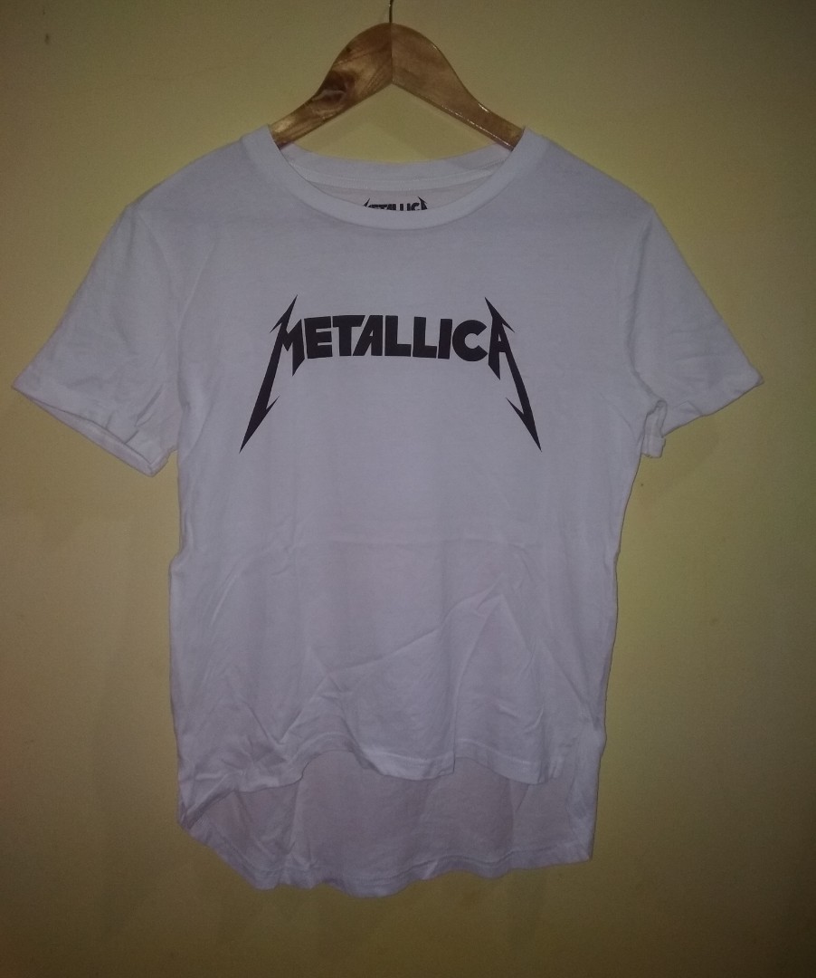 Metallica band x GU tshirt, Women's Fashion, Tops, Shirts on Carousell
