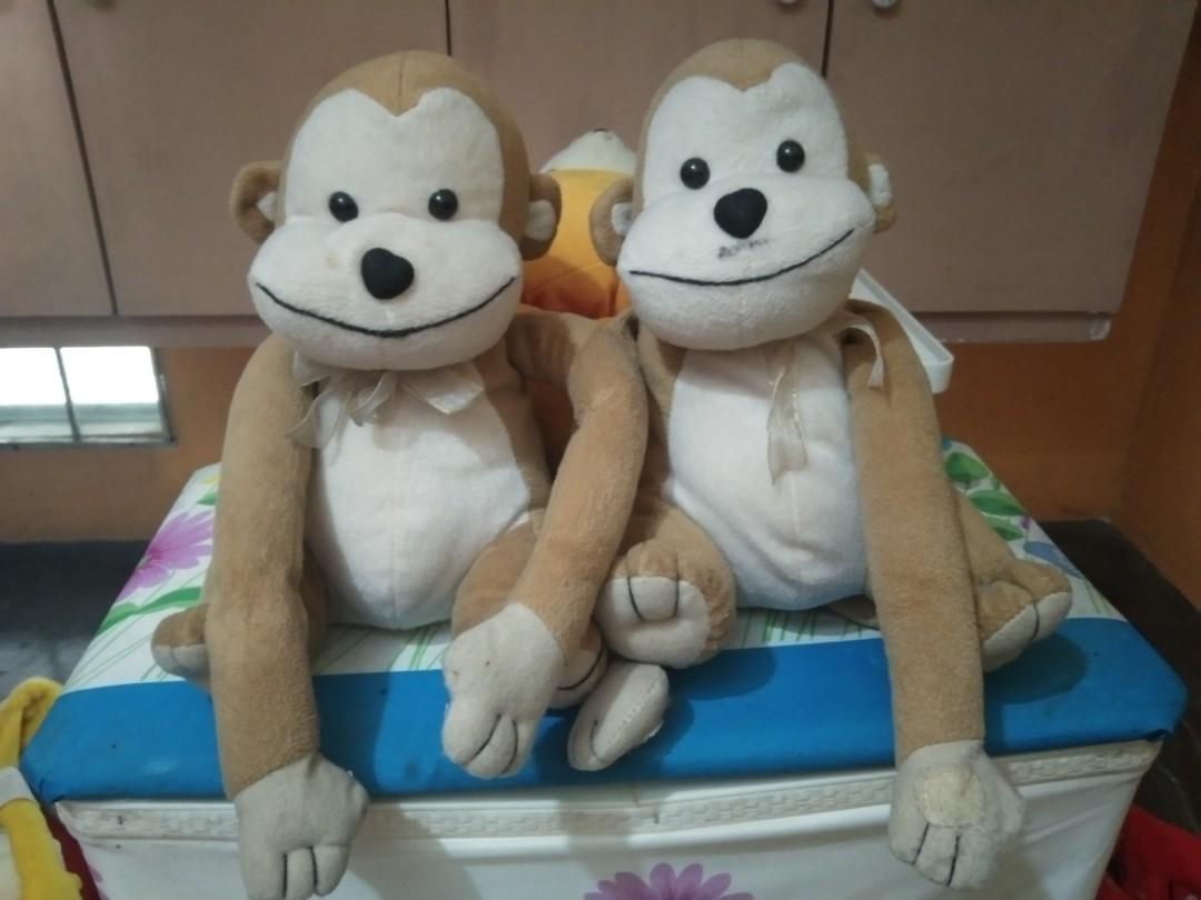 Monkey stuffed toys (Category: Plushies & Soft Toys) located in Caloocan City. Submitted by vanlacsa (Listing ID 1162982657, Image 1). Description: Preloved stuffed toy not ukay. 2pcs for 200.