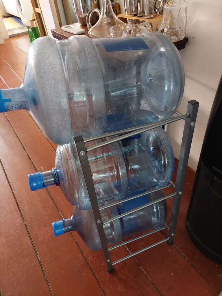 [MOVING CLEARANCE] Aluminium Water Bottle Refill Rack (5 Gallon/19l ...