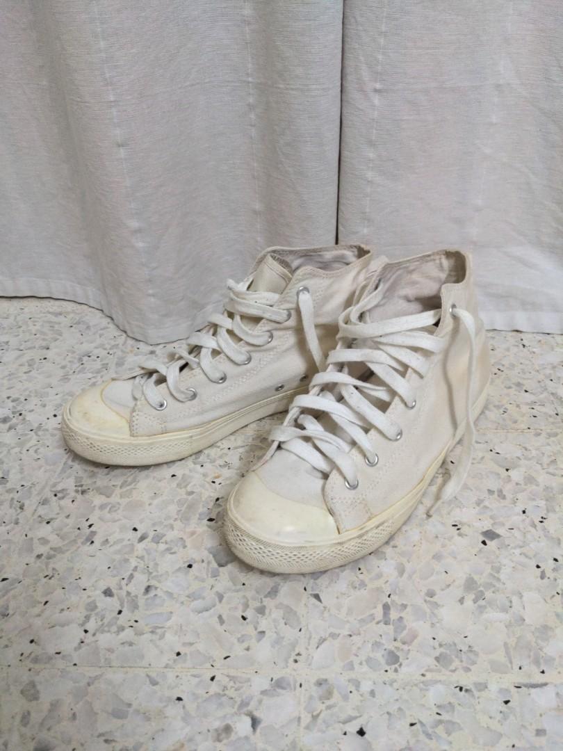 How to Brighten Worn White Sneakers – Red Moose