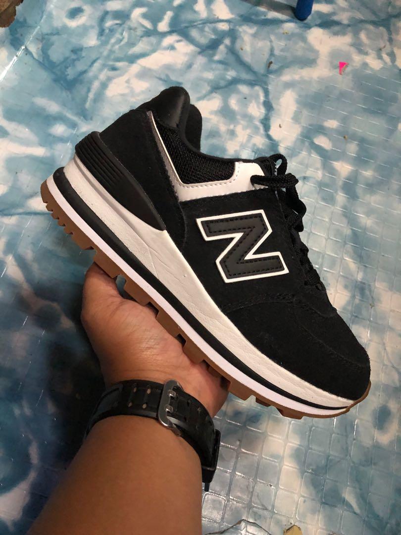 New Balance 574 Wedge Women s Sneakers 5.5 US