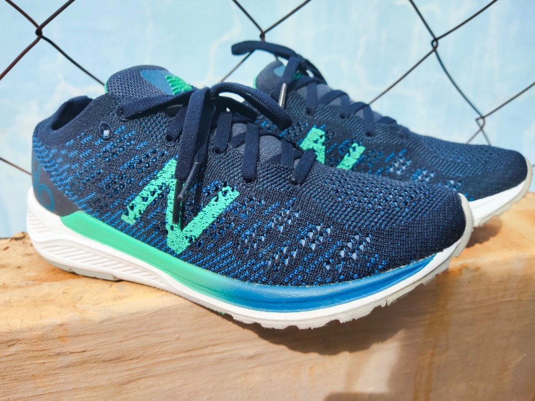 New Balance 890